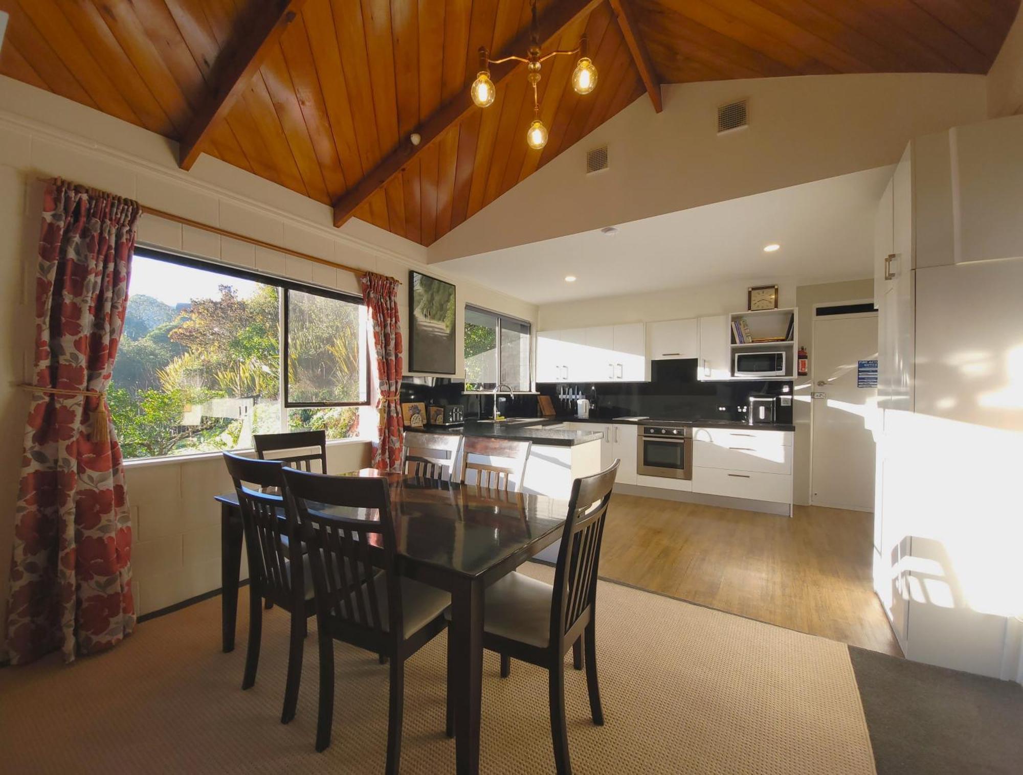 Birdsong Villa Picton Exterior photo